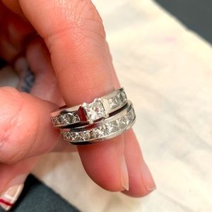 Engagement ring and wedding band set. White gold and diamonds. Appraised/real